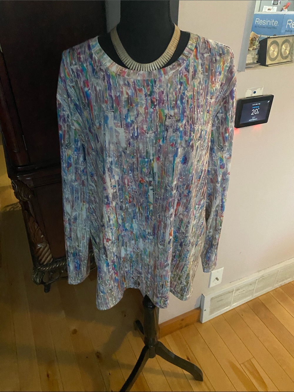 3/25 💕
Abstract Multi-Color Long Sleeve Women's Top